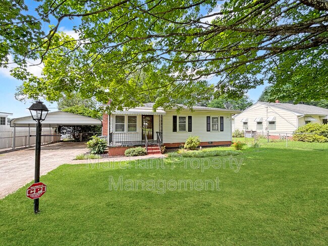 Building Photo - 22 Brownwood Dr