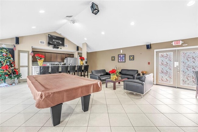 Building Photo - 1400 Gandy Blvd N