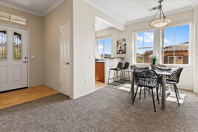 Building Photo - $3,299 - 2 Bed / 2 Bath Stunning Corner Un...
