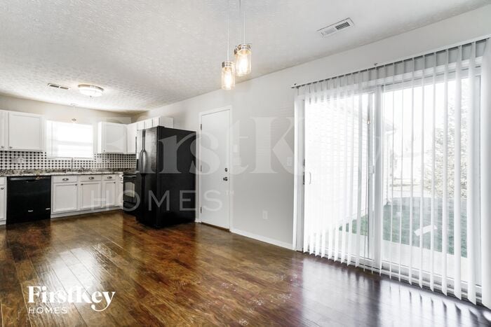 Building Photo - 1377 Geranium Dr