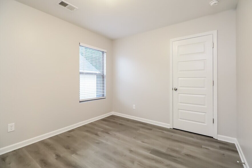 Building Photo - 1415 Brickfield Way