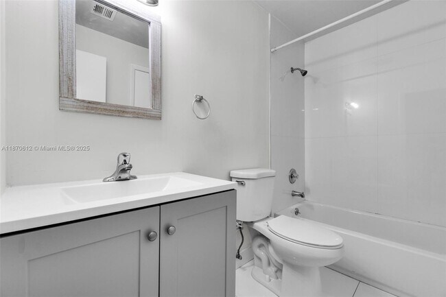 Building Photo - 6514 SW 128th Pl