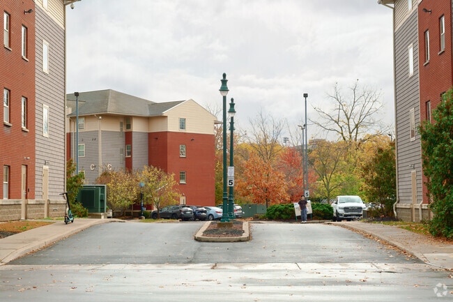 Building Photo - Riverview Collegiate Housing