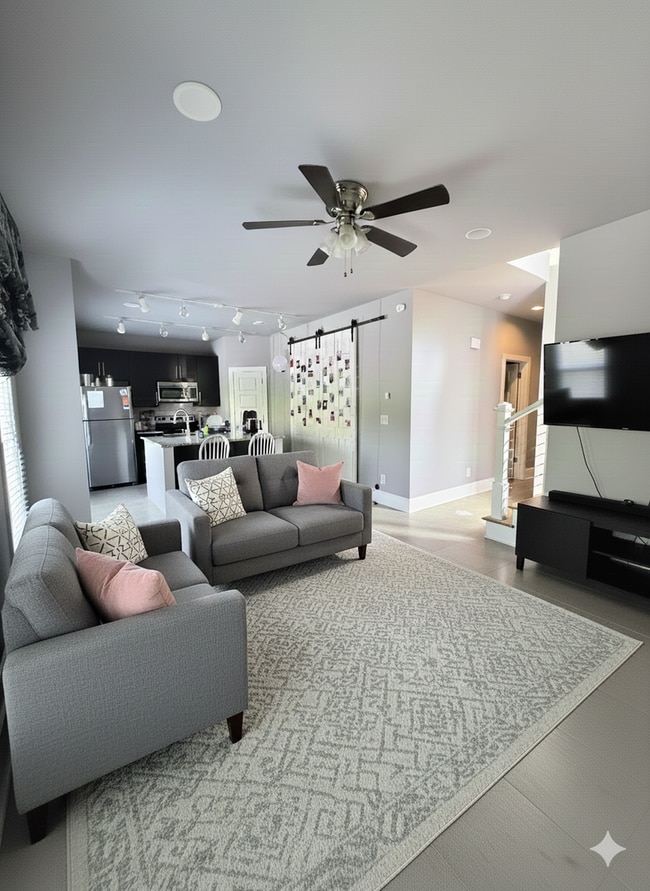 Building Photo - Luxury Student Living- 4BR/4BA Townhome Near UGA (Available Fall 2026)