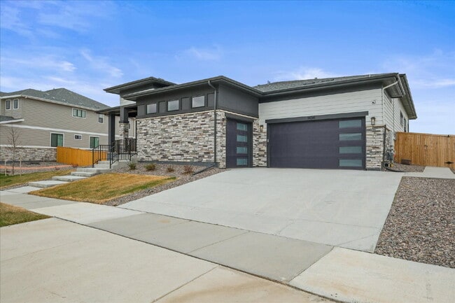 Building Photo - $7,495.00, Stunning 6 bed, 5 bath Ranch-St...