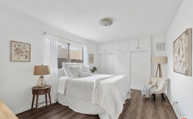 Building Photo - 2621 S Centinela Ave