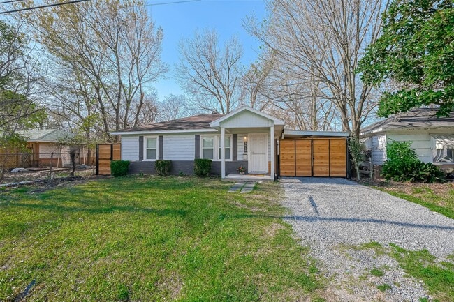 Building Photo - 3818 Noah St