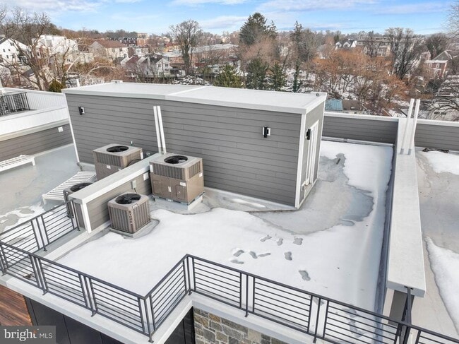 Building Photo - 311 Delmar St