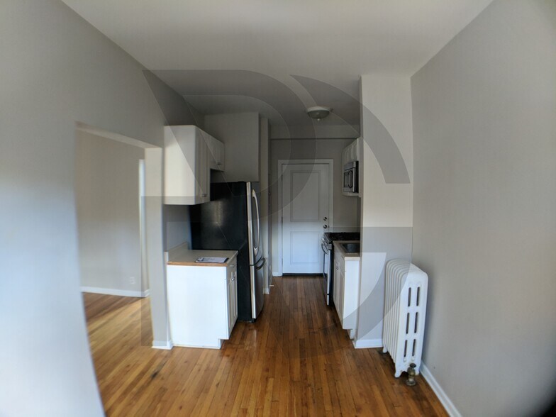 Building Photo - 736 W Addison St