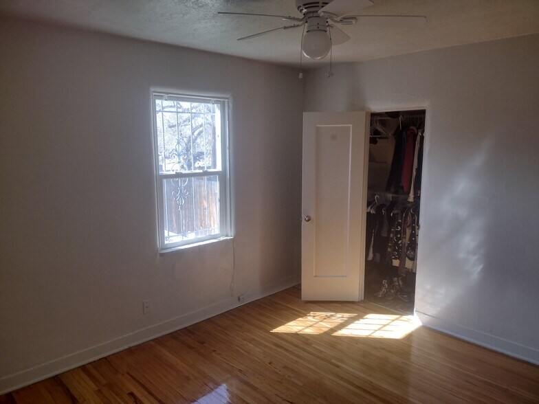 Building Photo - 1204 Coal Ave SE