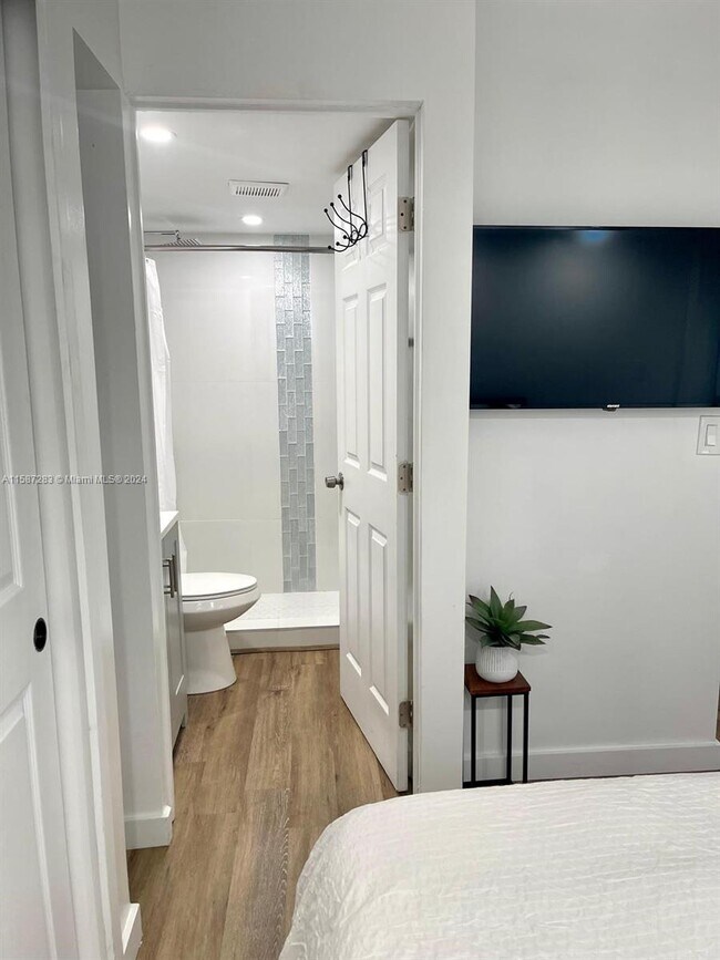 Building Photo - 19960 Highland Lakes Blvd