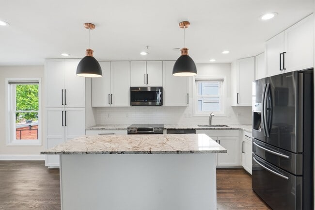 Building Photo - 3803 Allison St