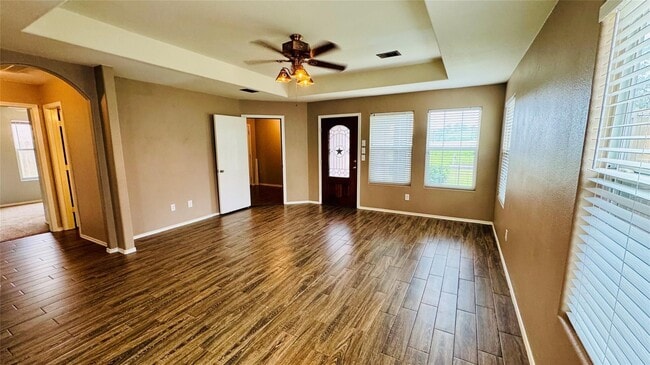 Building Photo - 4007 Hunter's Ridge Dr