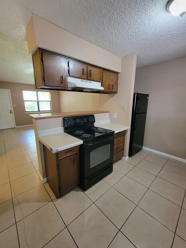 Building Photo - 5392 Dawn Ct