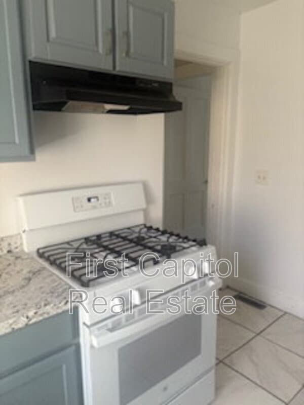 Building Photo - 1800 Market St