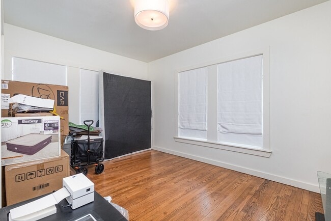 Building Photo - 4148 Normandy Ave