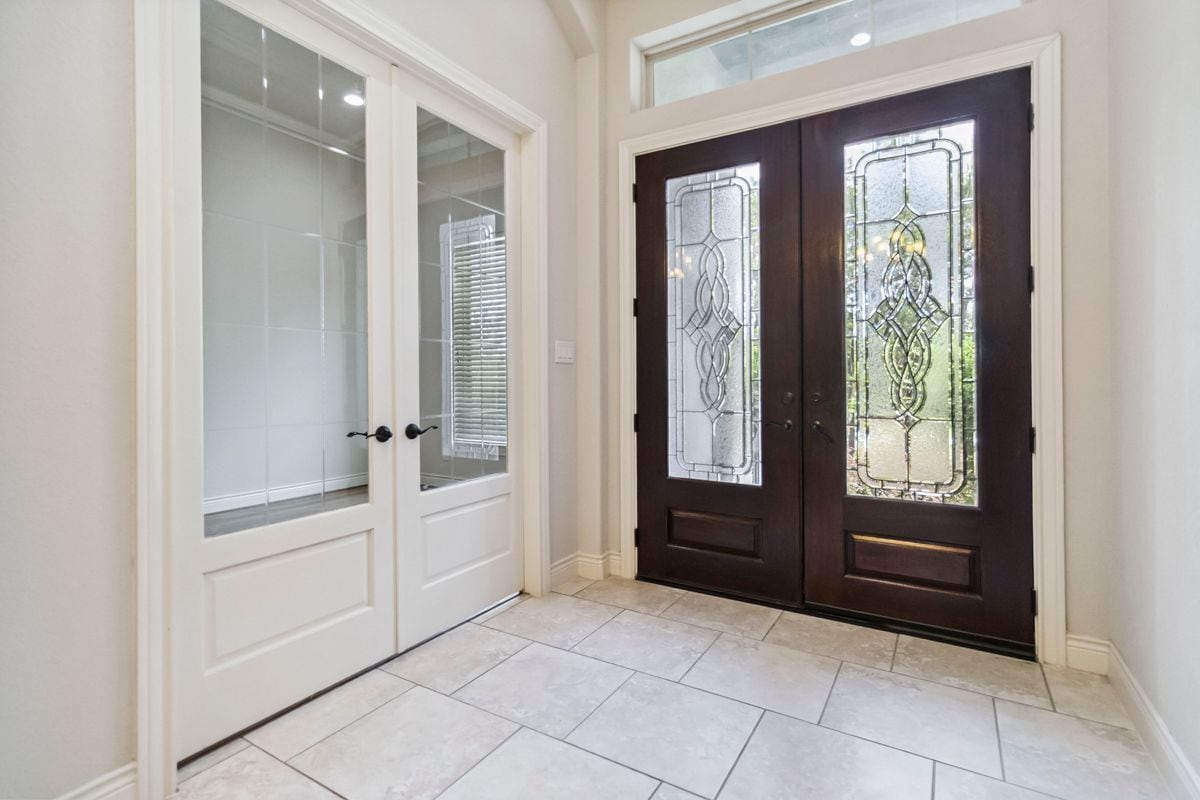 Building Photo - 944 Wilderness Oaks
