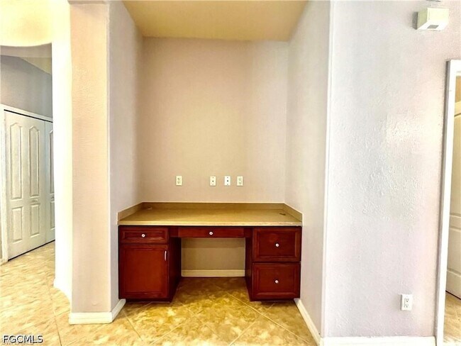 Building Photo - 12074 Country Day Cir