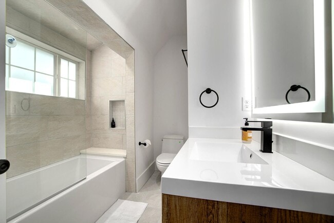 Building Photo - Beautifully Updated Home for Rent | Classic Charm with Modern Upgrades