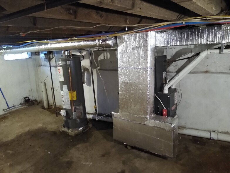 Building Photo - 2054 Ann St