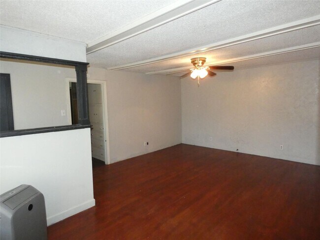 Building Photo - 428 Sayles Blvd