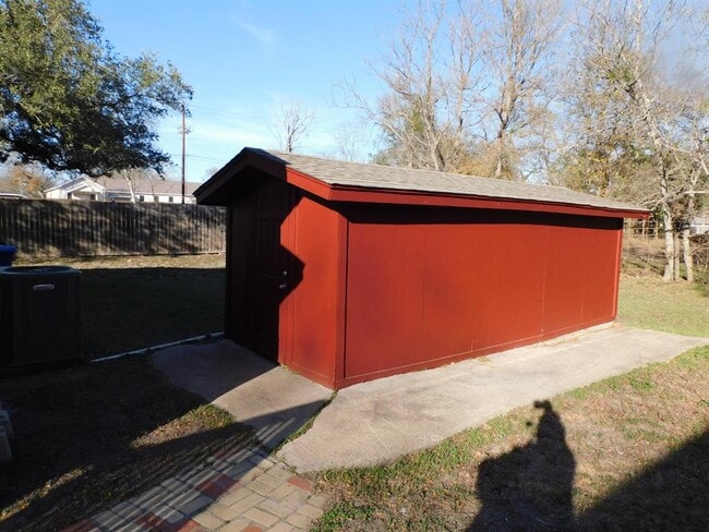 Building Photo - 1320 Green St