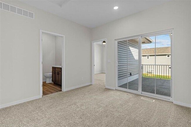 Building Photo - 2898 Eastridge Ter