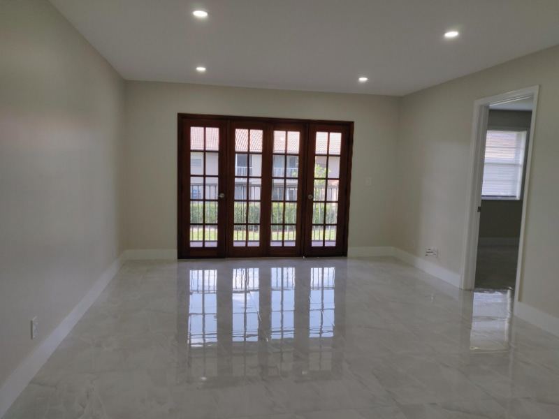 Building Photo - 8830 Royal Palm Blvd