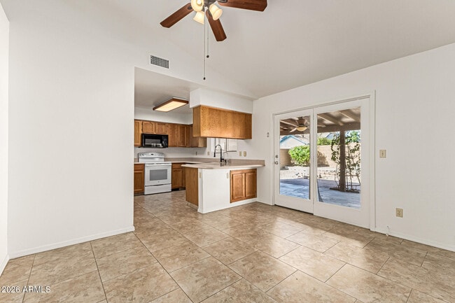 Building Photo - 8820 W Alice Ave