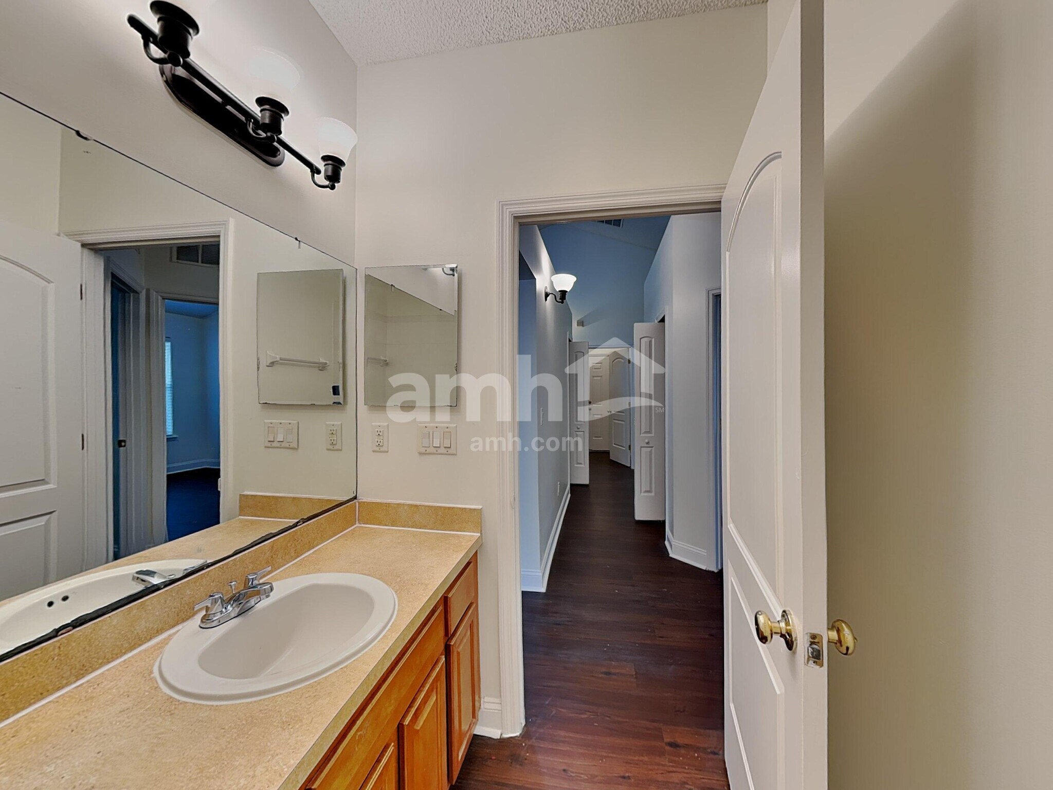 Building Photo - 11551 Oak Meadow Ln