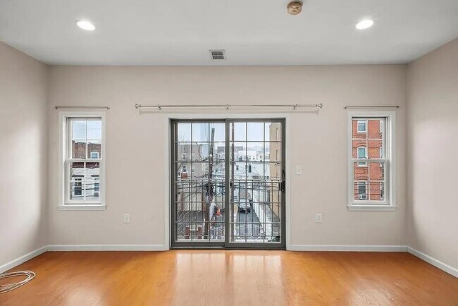 Building Photo - 41 Wright Ave