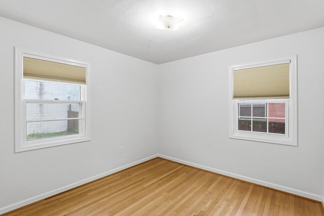 Building Photo - Charming 3-Bed, 2-Bath Bungalow in North Portland