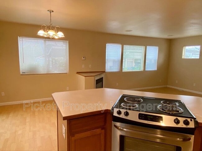 Building Photo - 1118 Park Ave