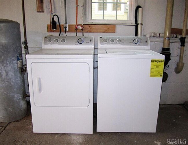 Building Photo - 495 Farmers Mills Rd