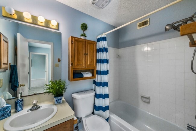 Building Photo - 6426 Whitbourne Dr