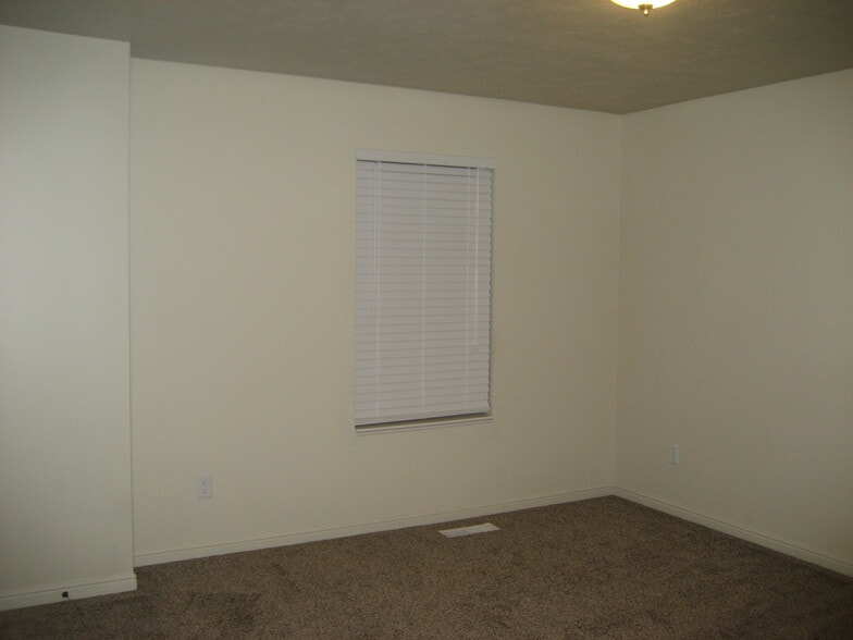 M-Bed - 4498 Chukar Dr