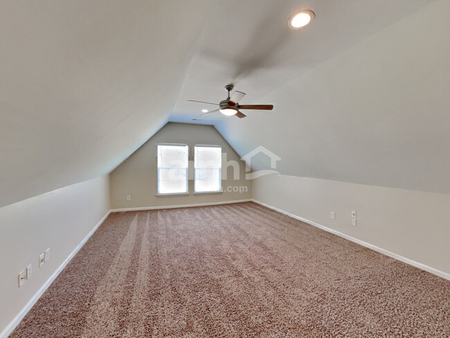 Building Photo - 6862 Babbling Brook Ln