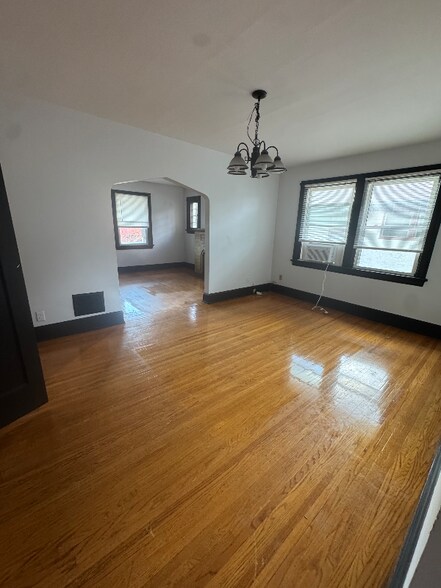 Building Photo - 1516 Carolina Ave