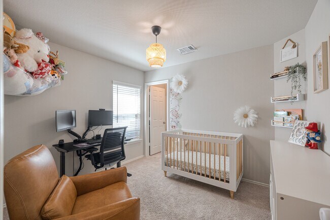 Building Photo - 26106 Halwell Mnr Ln