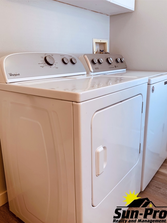 Building Photo - 3960 Oak Trail Run