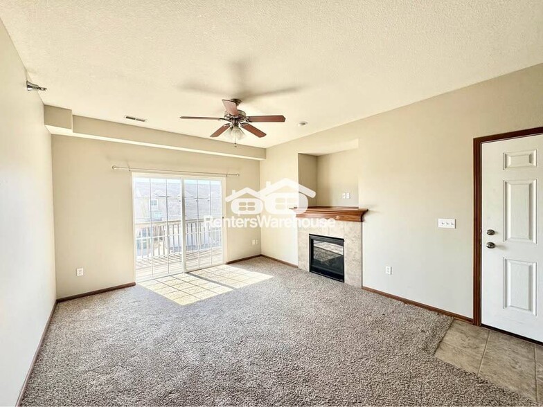 Building Photo - 1624 NW Prairie Lakes Dr