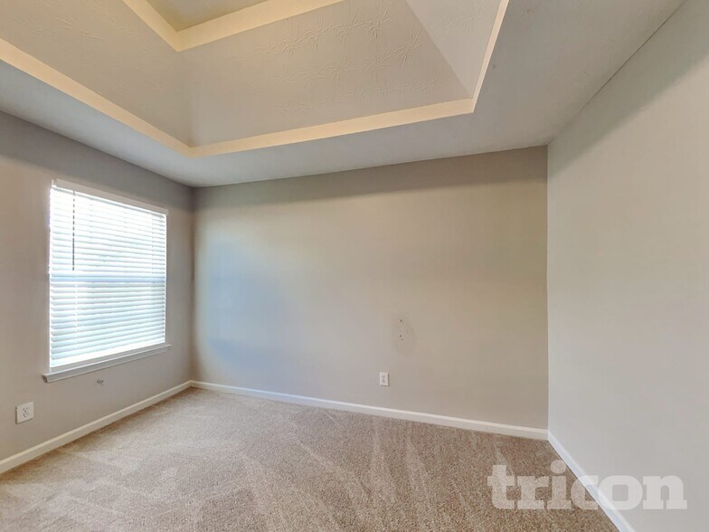 Building Photo - 124 River Pass Ct NE