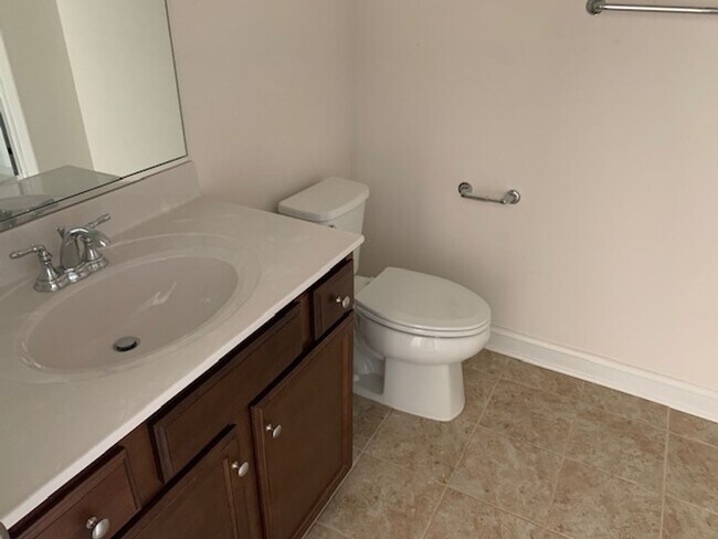 Building Photo - Stunning Brick Townhome with Garage in Tre...