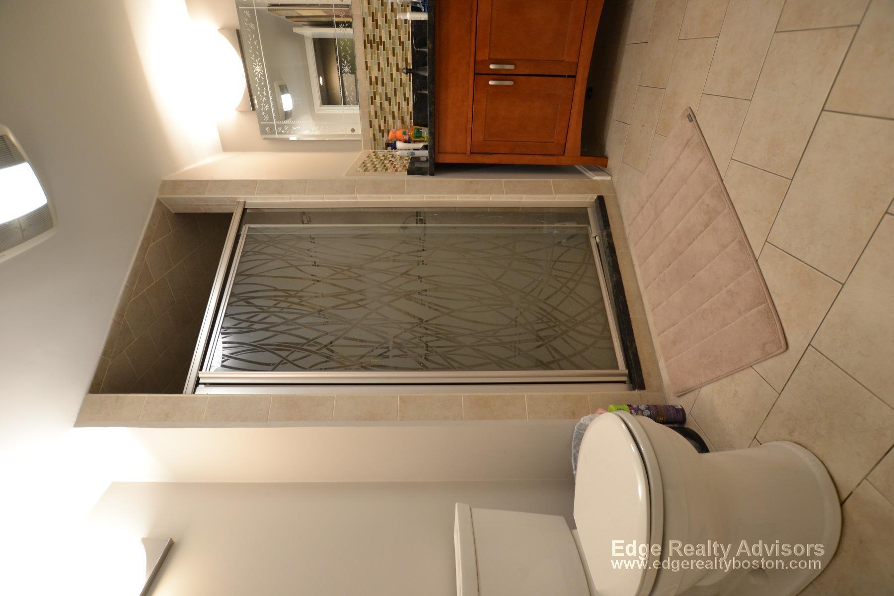 Building Photo - 117 Glenville Ave