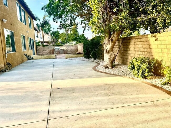 Building Photo - 7036 Sausalito Ave