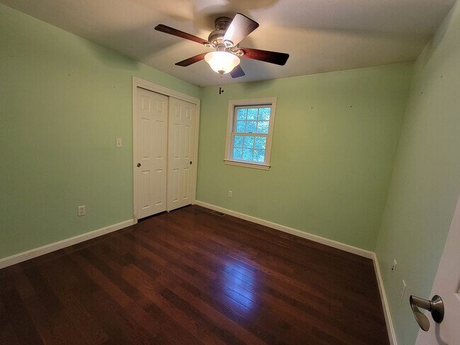 Building Photo - 42 Forest Dr