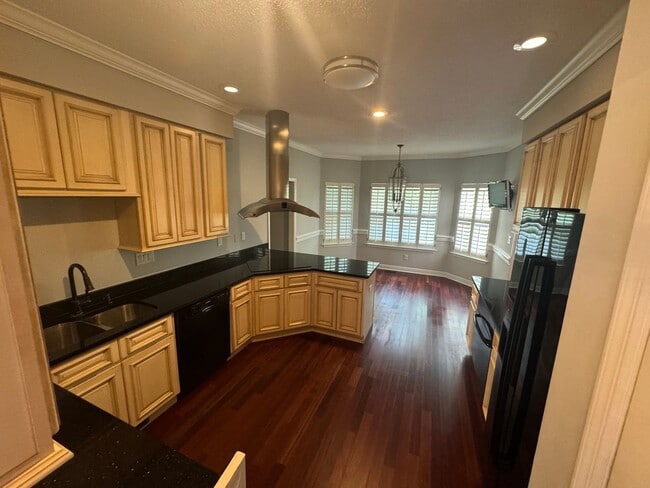 Building Photo - Gorgeous 4 bedroom 4.5 bathroom home in Ki...