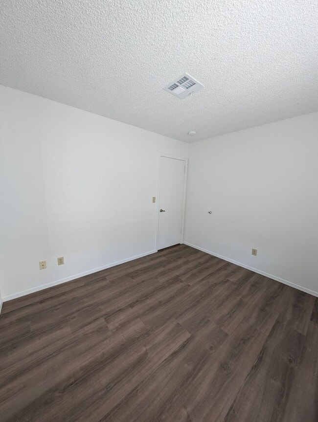 Building Photo - AVAILABLE NOW IN KYRENE AREA OF CHANDLER!!!