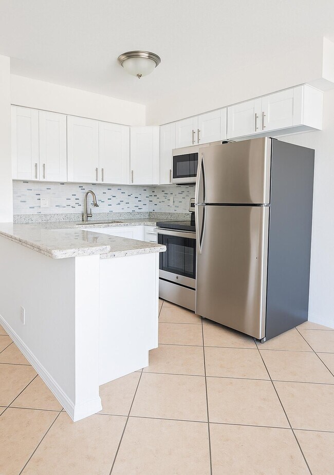 Building Photo - 4670 NE 5th Ave