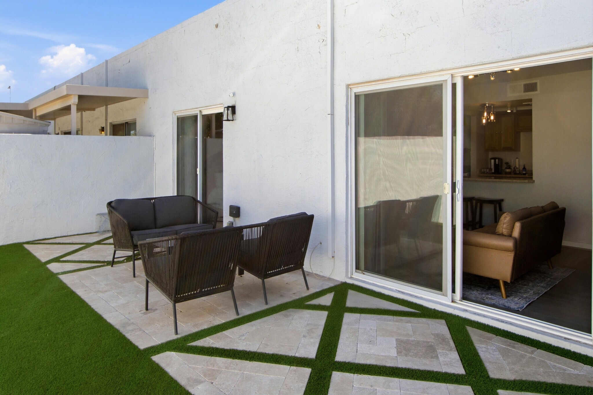 Building Photo - 8568 E Indian School Rd